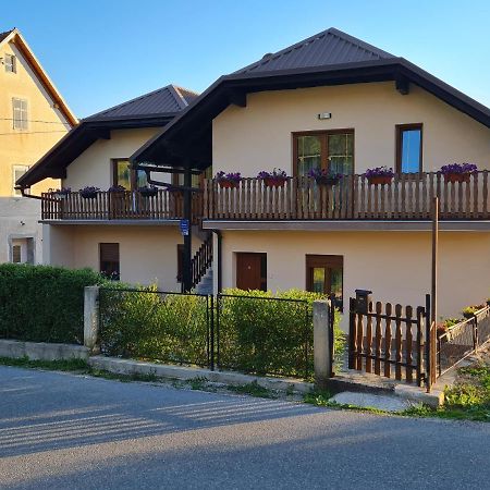 Apartman Nika Otocac Bagian luar foto