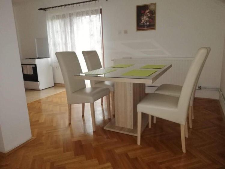 Apartman Nika Otocac Bagian luar foto