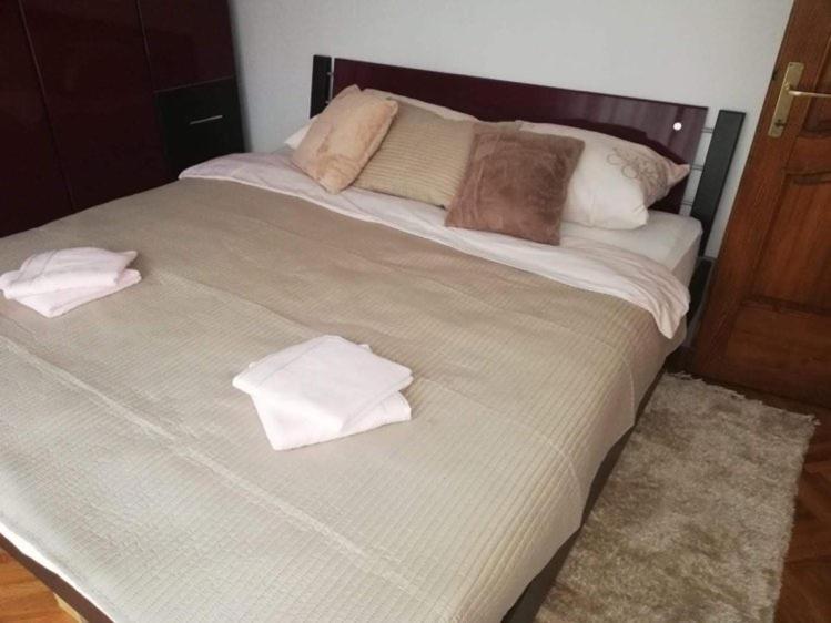 Apartman Nika Otocac Bagian luar foto